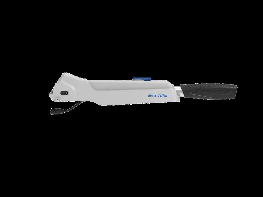 DETACHABLE tiller with integrated display monitoring real-time motor / battery status,