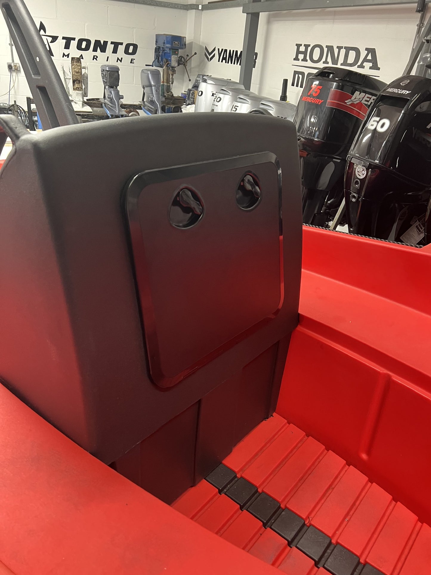 Whaly 435R (Pro) Boat with Forward Control