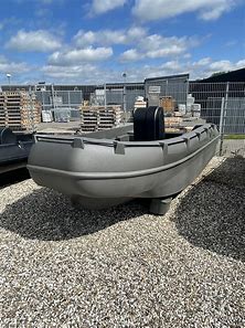Whaly 400 Electric Hire Boat